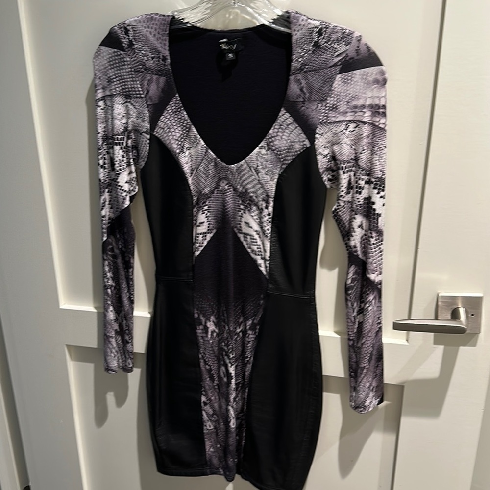 Sky Snakeskin print leather long sleeve Body-con Size Small